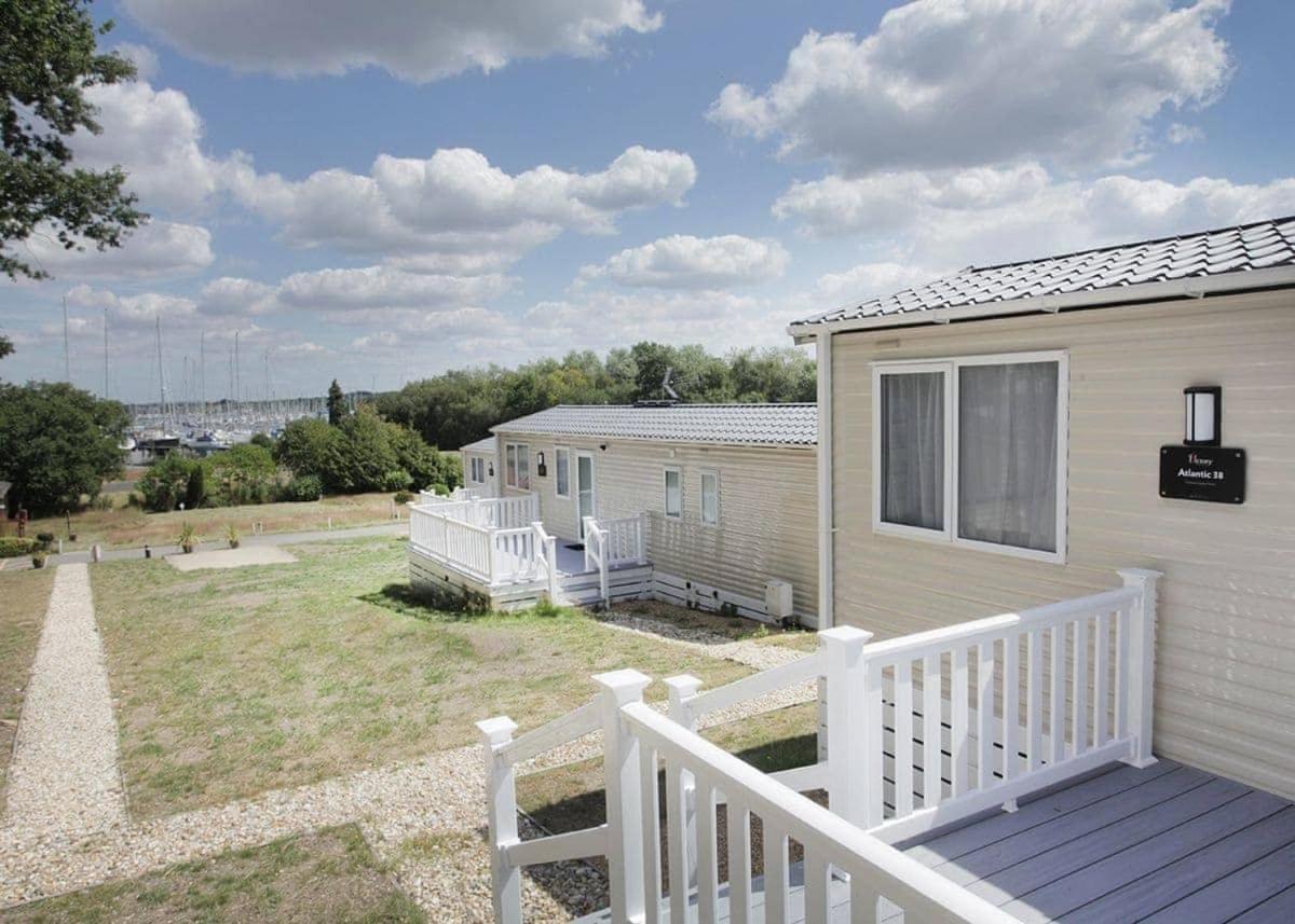 Riverside Holidays Lower Swanwick Exterior foto
